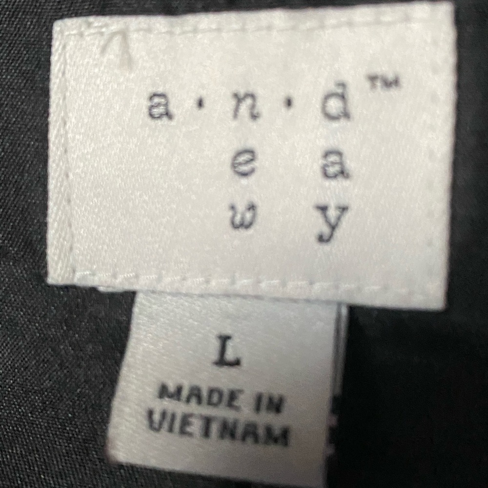 Beautiful jacket - Picture 3 of 3